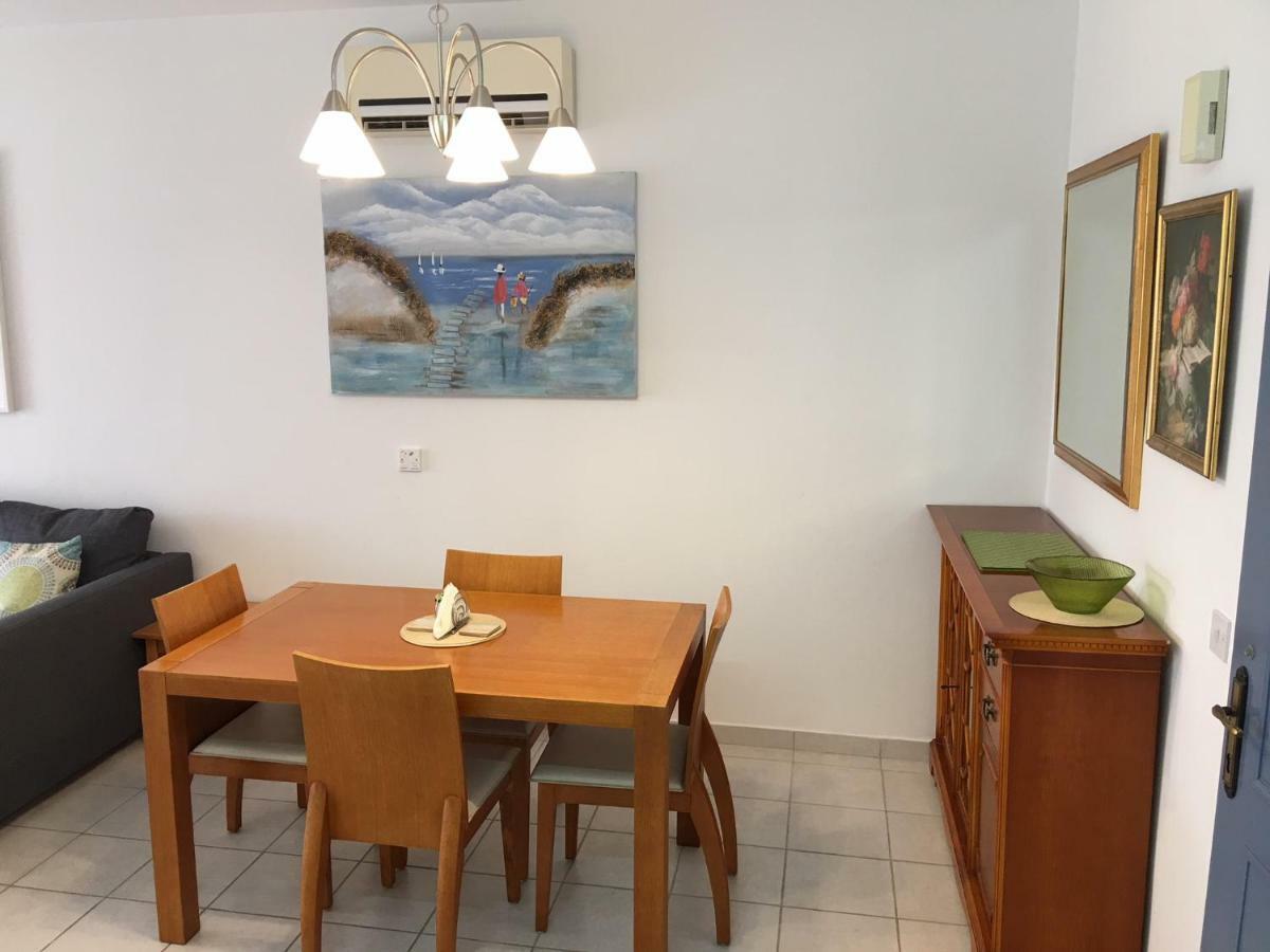 Limnaria Gardens - Modern 1 Bed, Walk To Beach & Shops Пафос Экстерьер фото